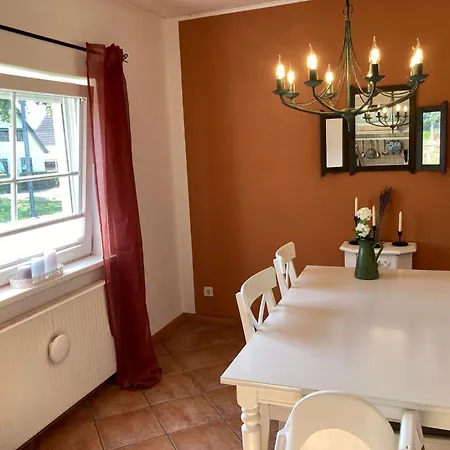 Prázdninový dům Gemuetliches Haus - Traumhafter Grosser Garten